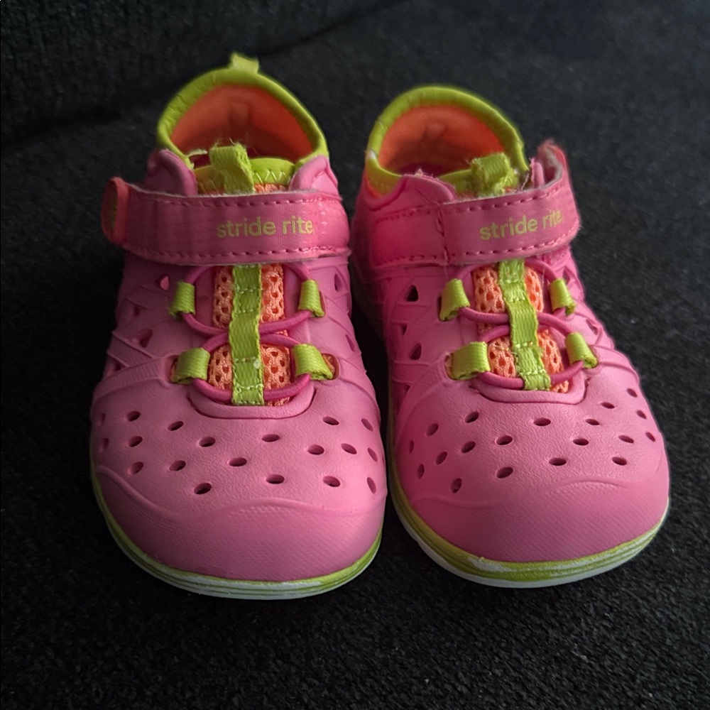 Stride Right Pink Water Shoes
